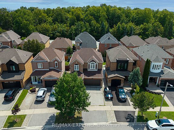 3rd image of 255 Matthew Dr