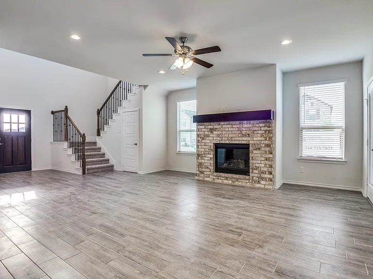 1700 Wayne Ln — Photo 6