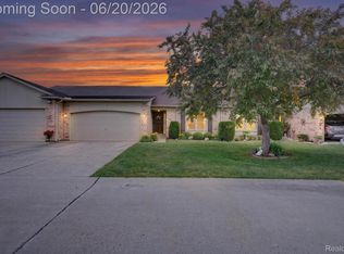 15905 New Bedford Dr #334, Clinton Township, MI 48038