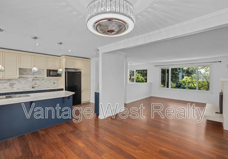 1930 Golfview Rd — Photo 1