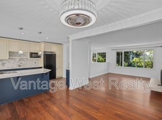 1930 Golfview Rd, Kelowna, BC V1Y 4T9