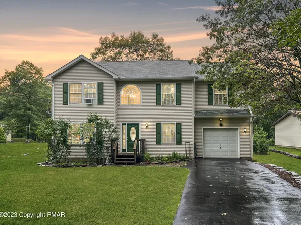 361 Mallard Ln, Bushkill, PA 18324