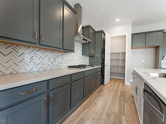 3rd image of 8987 Laurel Creek St