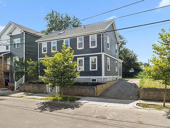 3rd image of 149 Burnside St