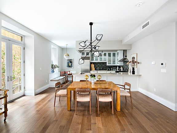 2nd image of 138 Pierrepont St APT 2A