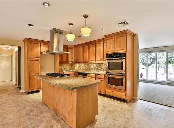 5th image of 1656 Fontana Dr