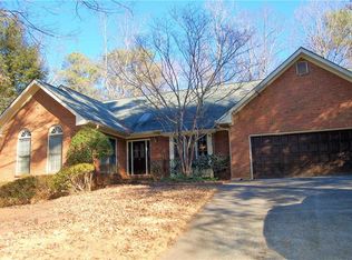10565 Roxburgh Ln, Roswell, GA 30076