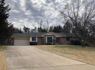 5611 SW Glendale Ct, Topeka, KS 66606