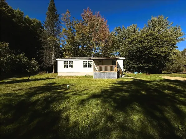 1256 Bass Dr, Linesville, PA 16424