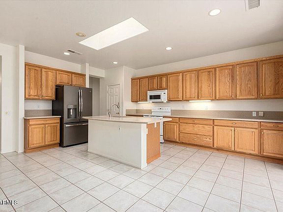 5th image of 14814 W Carbine Way