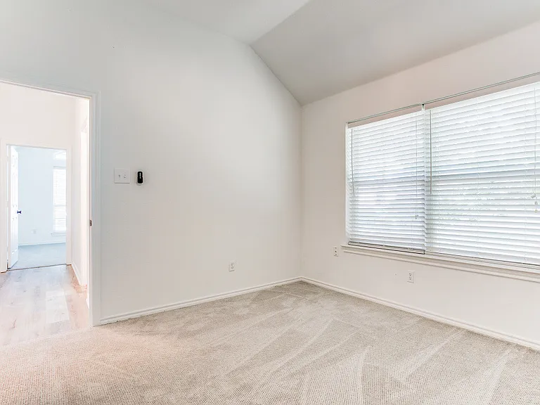 224 Blossom Ln — Photo 16