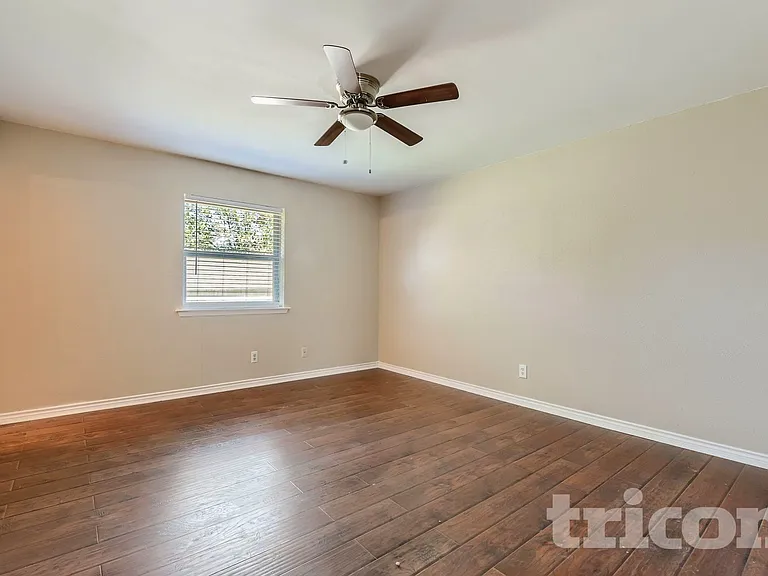 716 Fair Meadows Dr — Photo 3