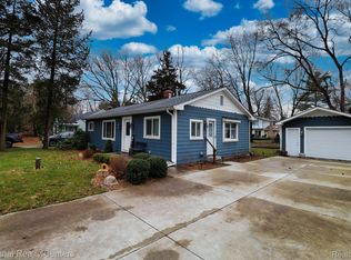 168 Oriole St, Commerce Township, MI 48382
