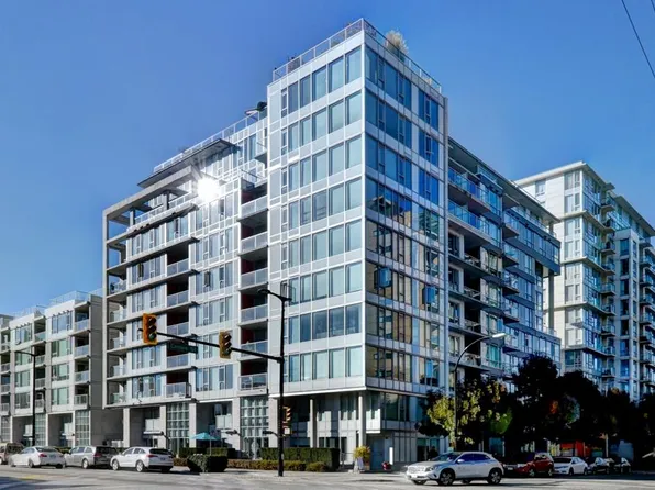 1887 Crowe St #709, Vancouver, BC V5Y 0B4