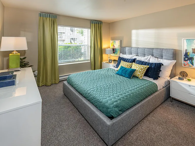 The Knolls at Inglewood Hill Apartments — Photo 7