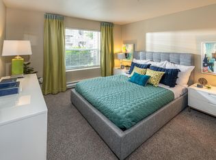 The Knolls at Inglewood Hill Apartments, Sammamish, WA 98074