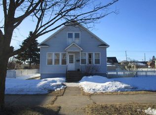 1313 Superior Ave, Gladstone, MI 49837