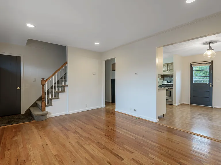 12 Prince St — Photo 3