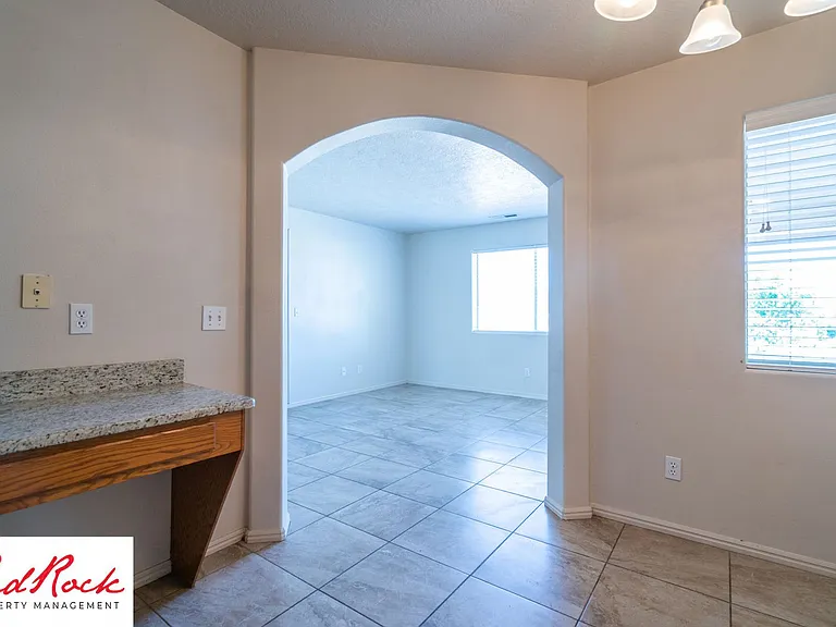 Fourplex - 620 W Evans Ridge — Photo 24