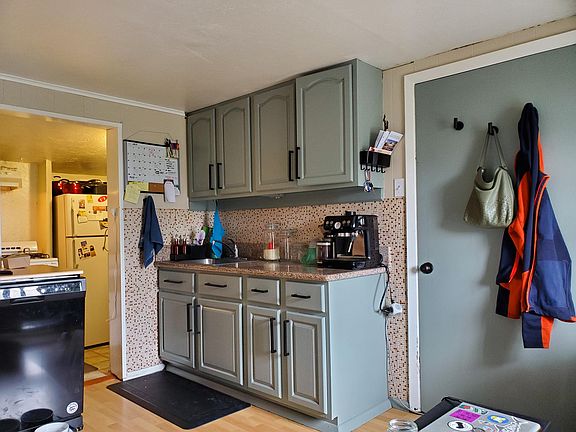 4th image of 2625 31st Ave