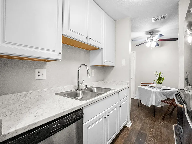 4502 Gaston Ave #319 — Photo 8