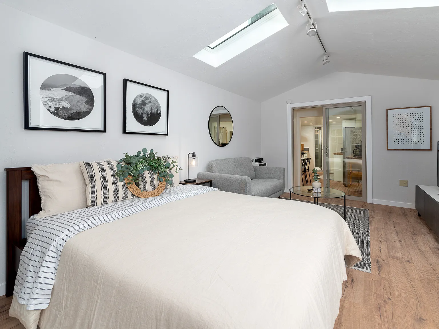 Studio, 415 sqft, $2,400 — Photo 3