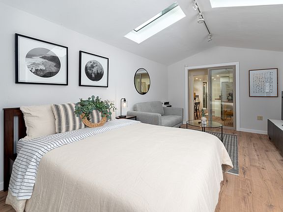 3rd image of 3257 Prentiss St #3