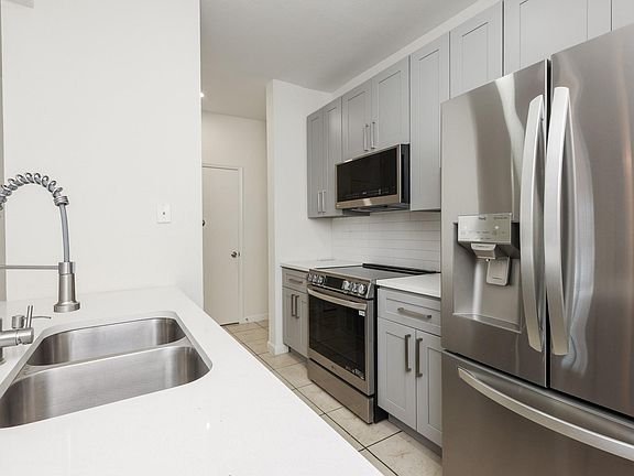 3rd image of 17441 Red Oak Dr #7441