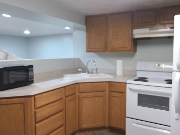 2nd image of 631 E Bryan Ave