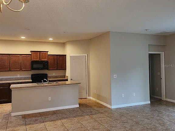 3rd image of 2765 Carrickton Cir