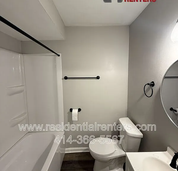 4845 N 44th St — Photo 5