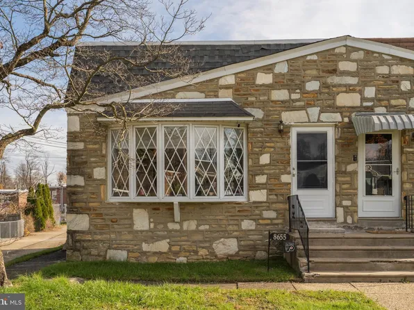 8655 Agusta St, Philadelphia, PA 19152