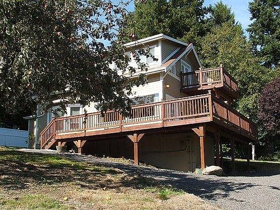 Home sits high on 3 lots