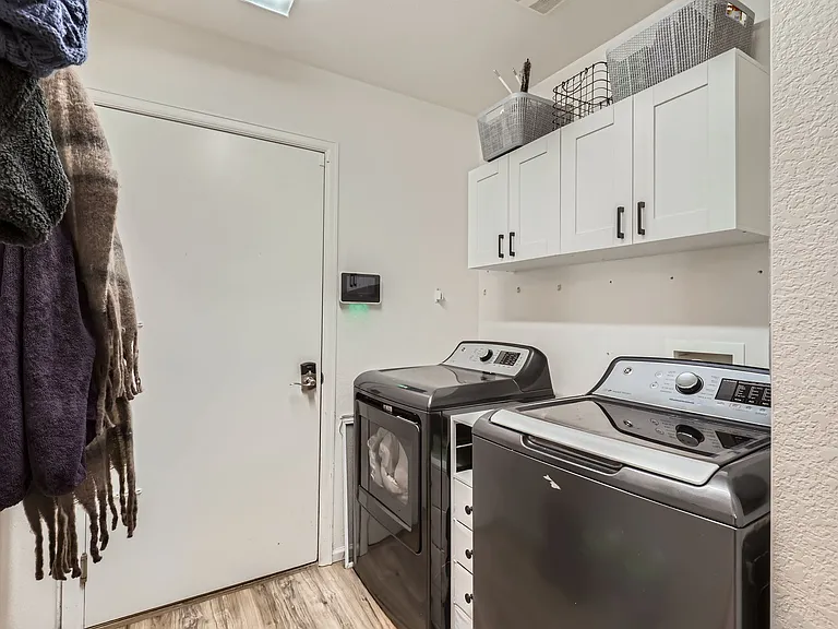 5587 N Jebel Ct — Photo 23