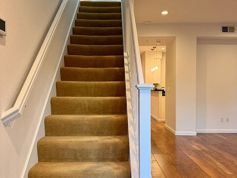 42 Arnold Dr — Photo 2