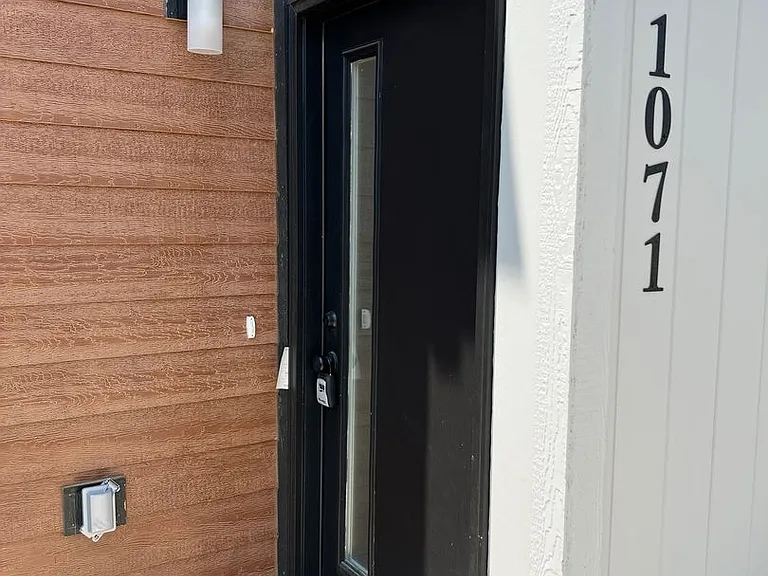 1071 Ventnor Ave — Photo 2
