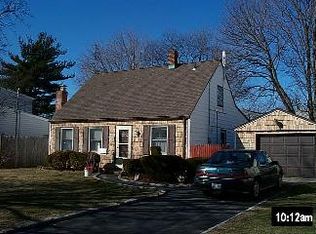 48 Crabtree Ln, Levittown, NY 11756