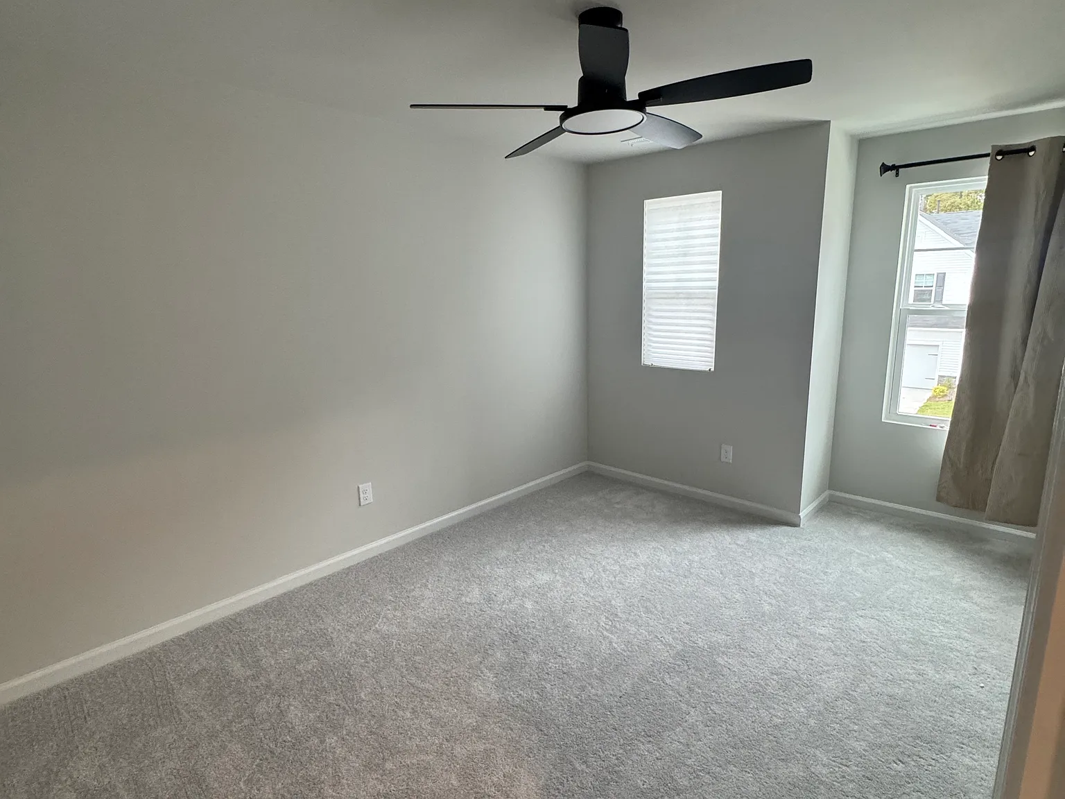 3 bed, 2.5 bath, 1924 sqft, $2,350 — Photo 2