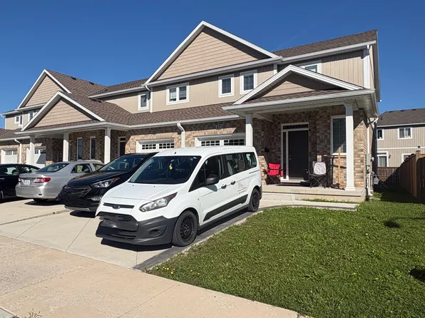 17 Marshall Ln, Saint Catharines, ON L2P 2L4