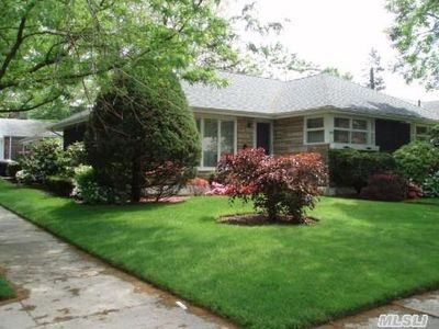 7303 196th Pl, Fresh Meadows, NY, 11366