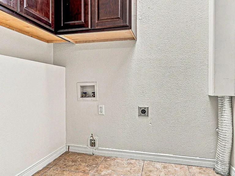 6340 Modesta St — Photo 12