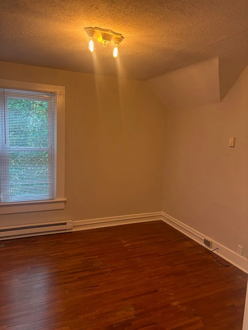 3205 Parnell — Photo 2