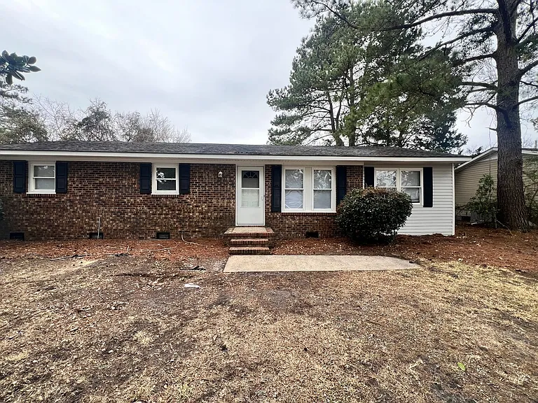 1329 Hunters Rd — Photo 14