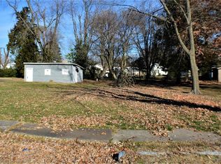 311 E 6th St, Staunton, IL 62088