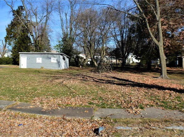 311 E 6th St, Staunton, IL 62088