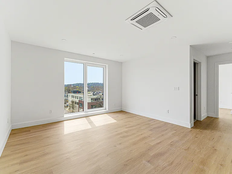 1035 Commonwealth Ave — Photo 95