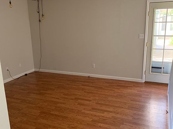 3rd image of 1609 Cottonwood Dr APT 4