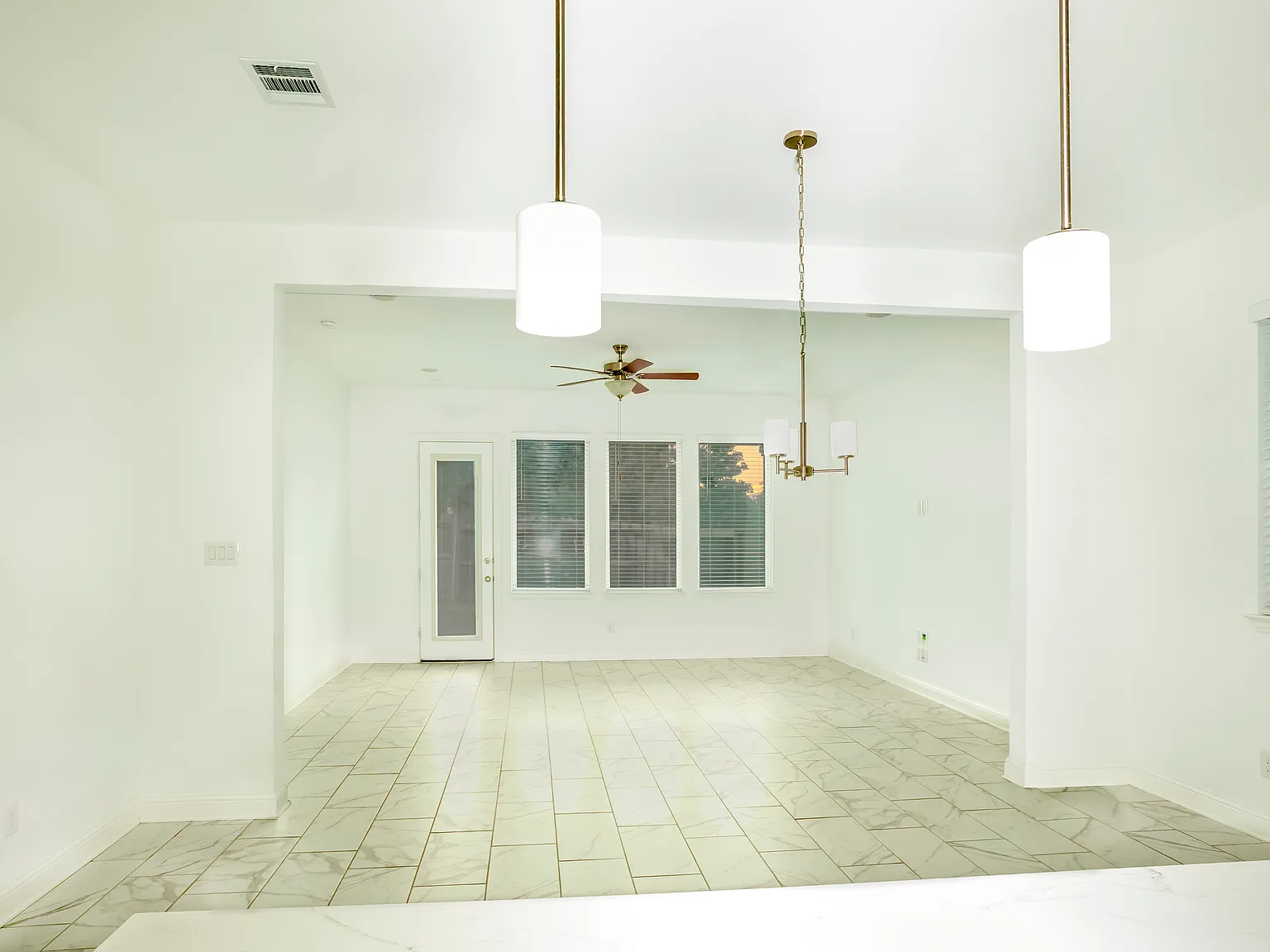 4516 Hammerstein Blvd — Photo 4