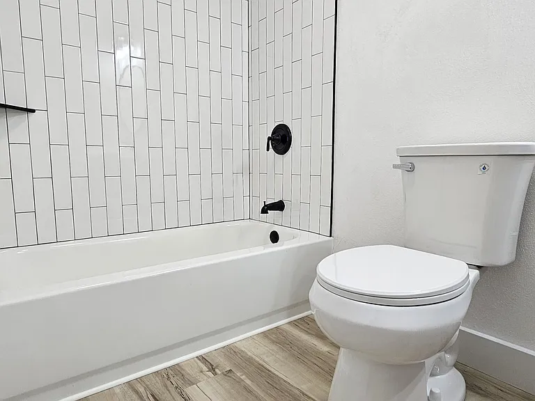 1035 Crosby St #1037 — Photo 13