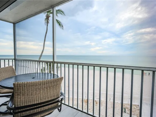 1919 Gulf Shore BLVD N #301, NAPLES, FL 34102